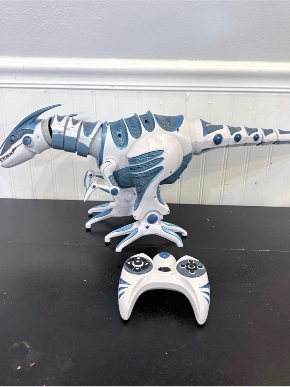 2005 WowWee Roboraptor
32" Robot- Rare Blue/White
- tested and works with remote